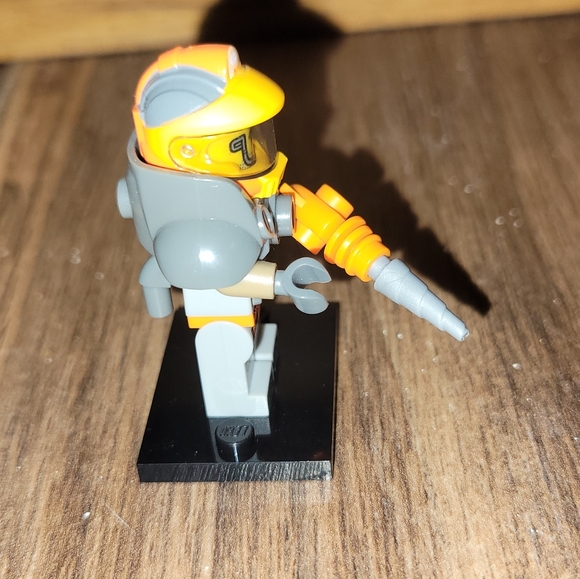 Lego Minifigure Series 12 71007 Space Miner - Picture 6 of 10